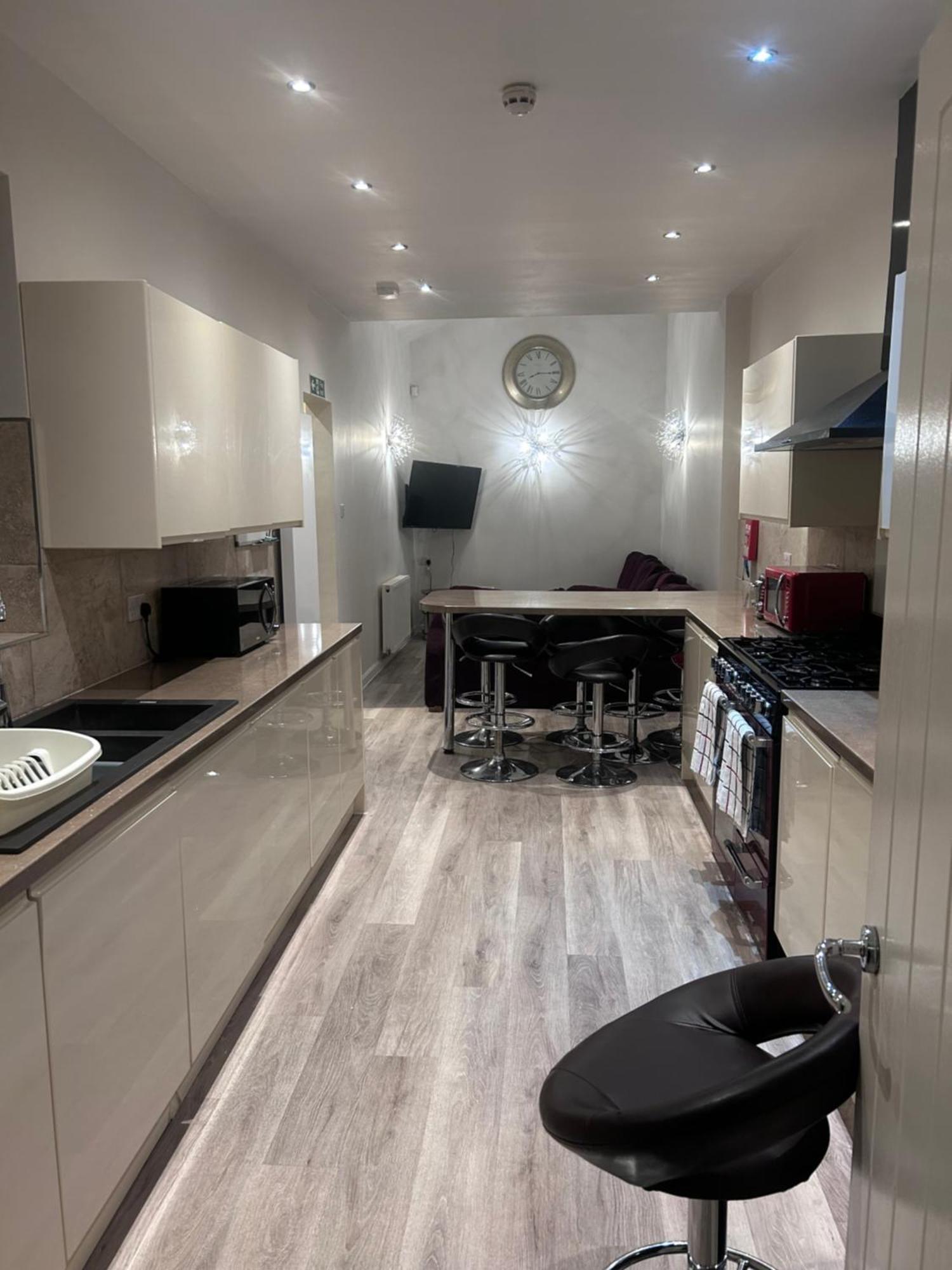 Seafords Guest House Stoke-on-Trent Экстерьер фото