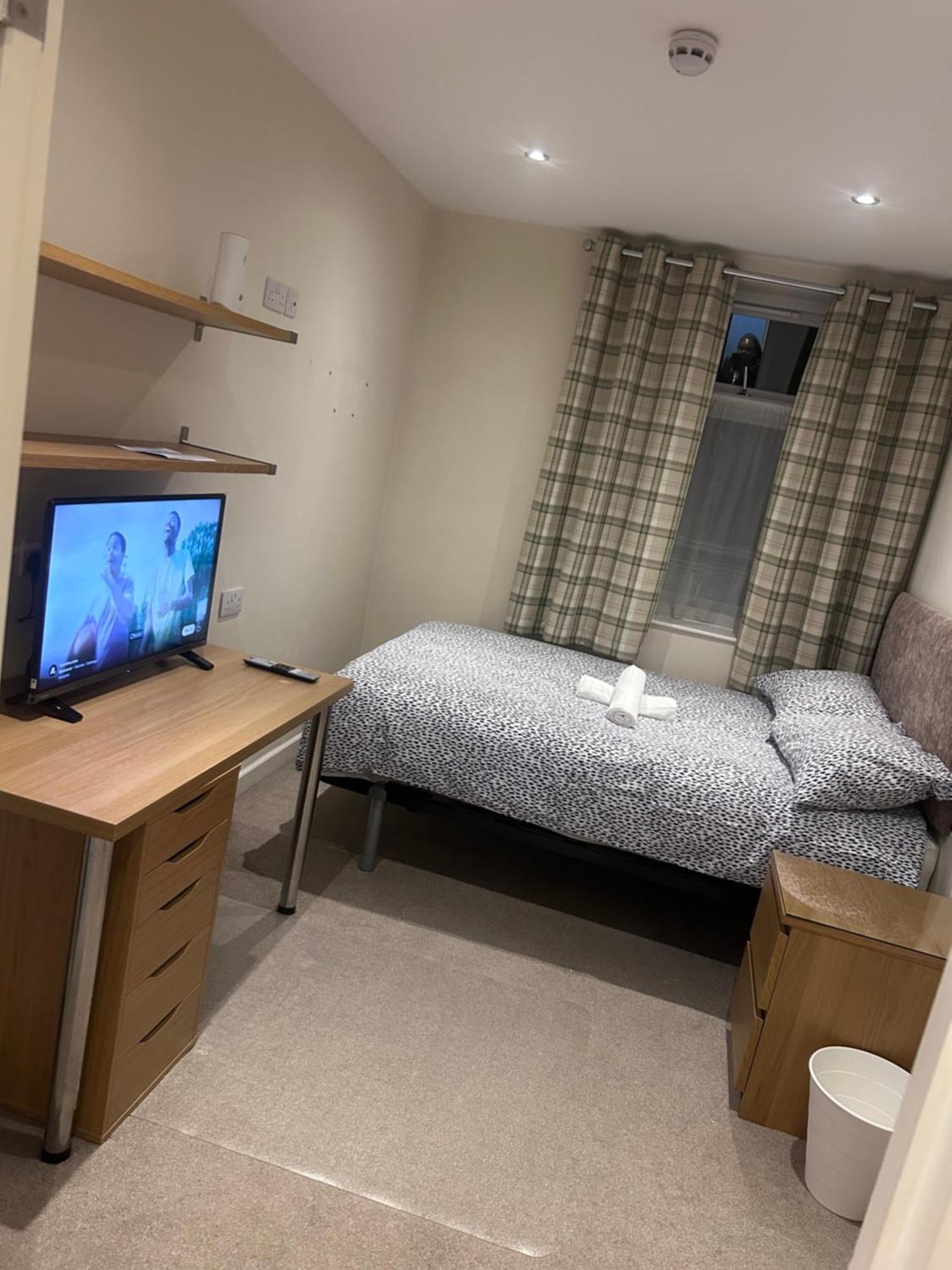 Seafords Guest House Stoke-on-Trent Экстерьер фото